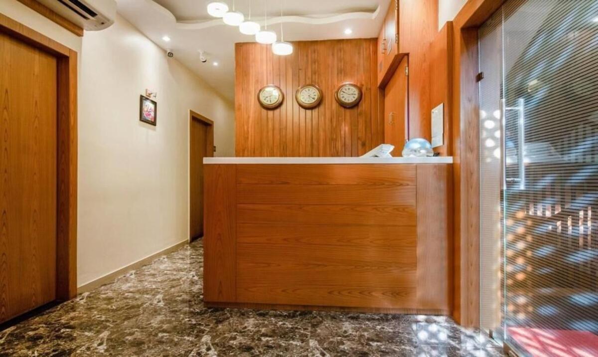 Hotel Volga Plaza Мумбаї Екстер'єр фото