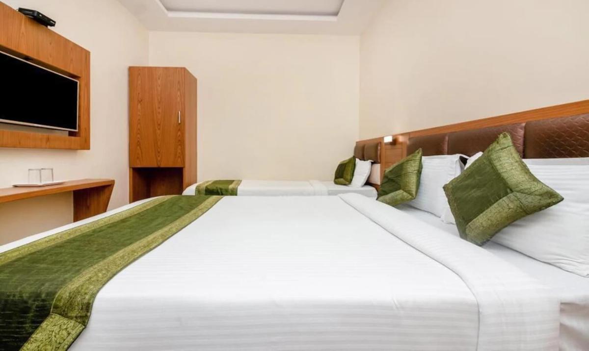 Hotel Volga Plaza Мумбаї Екстер'єр фото