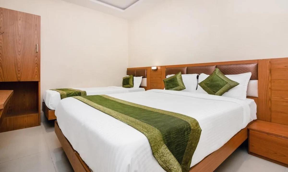 Hotel Volga Plaza Мумбаї Екстер'єр фото