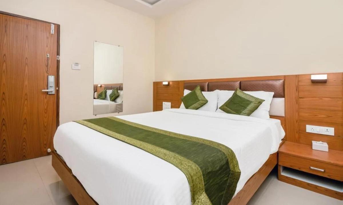 Hotel Volga Plaza Мумбаї Екстер'єр фото