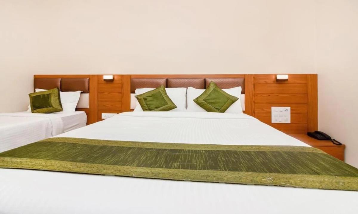 Hotel Volga Plaza Мумбаї Екстер'єр фото